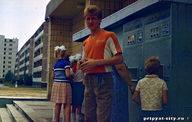 Illustration for article titled Photos Of Everyday Life In Pripyat Before The Chernobyl Disaster